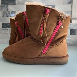 Youth size 4 like new bearpaw boots